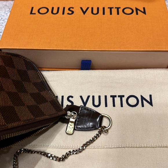 SOLD‼️Louis Vuitton Mini Pochette Accessoires dustbag and box included - Picture 5 of 10